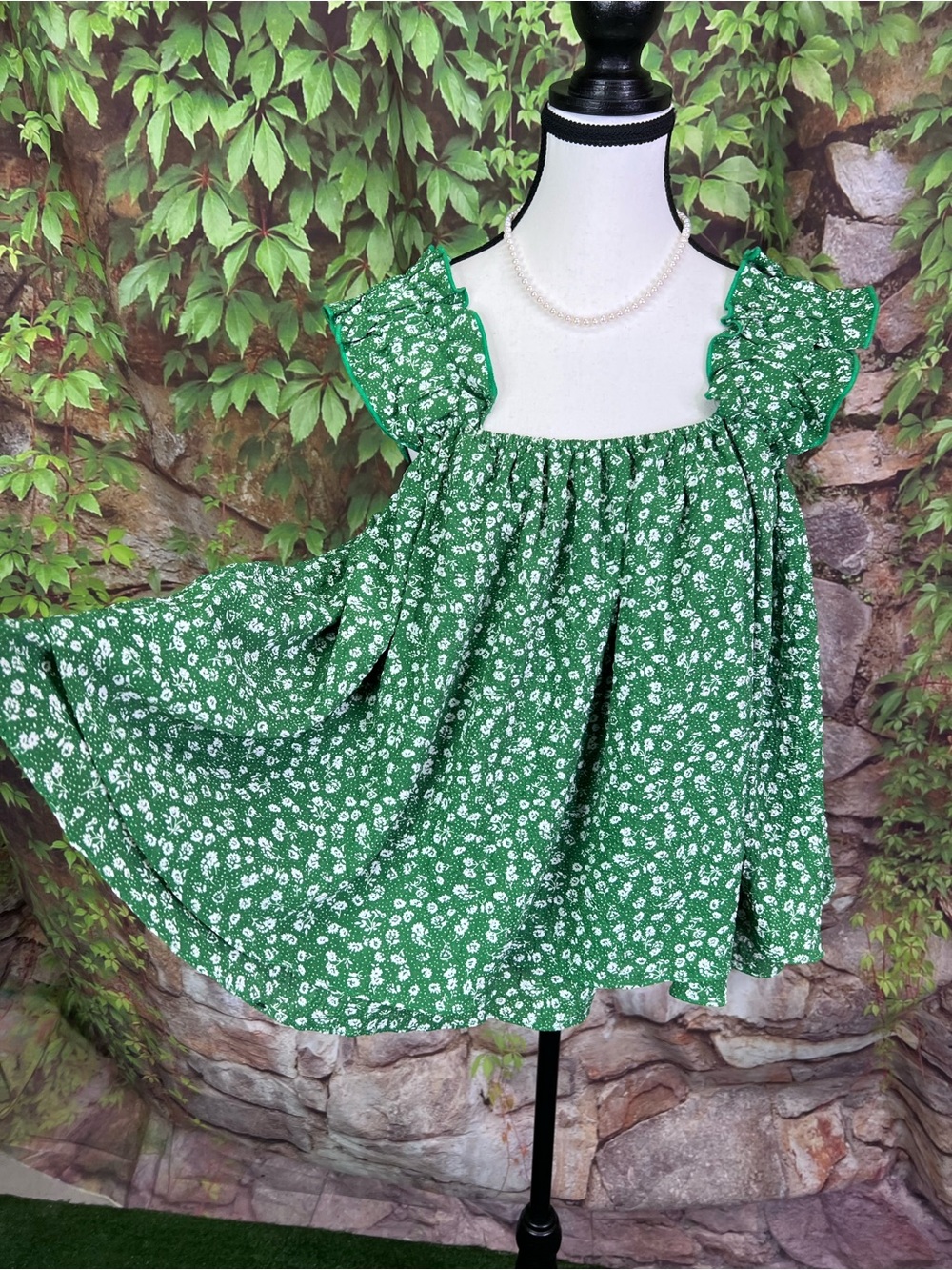 HYACINTH HOUSE Green and White Floral Smocked Neckline On/Off the Shoulder Top S - Picture 2 of 11